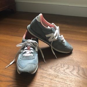 New balance sneakers grey/ pink size 7